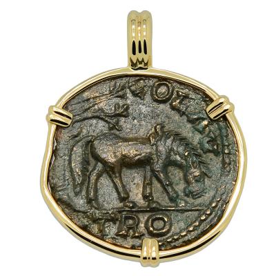 AD 250-268 Horse coin in gold pendant 